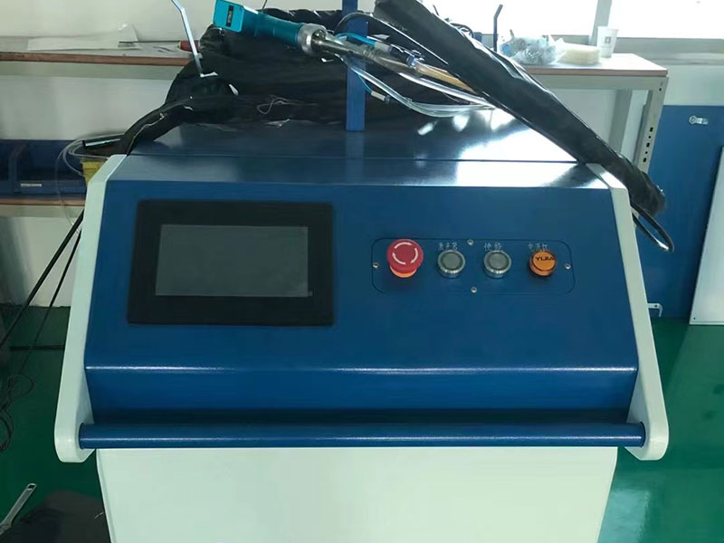 手持<a href=http://www.boyalaser.com/product/lwm/ target=_blank class=infotextkey>激光焊接机</a>